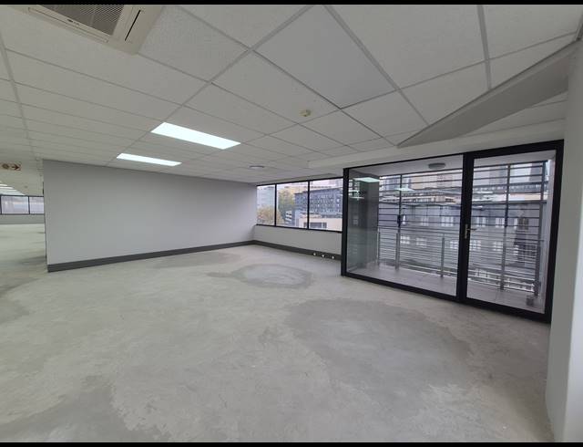 1,066M² OFFICE TO LET IN SANDTON CENTRAL